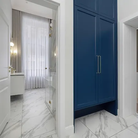 Daire Elegant In A Prime Location Near The Market Square By Renters *
