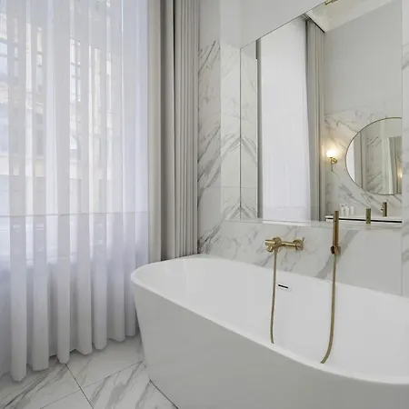 Apartment Elegant In A Prime Location Near The Market Square By Renters